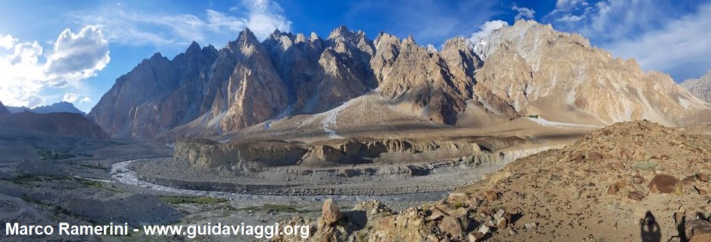 Viaje a través de las montañas de Asia Central. Passu Cones, Valle de Hunza, Pakistán. Autor y Copyright Marco Ramerini.