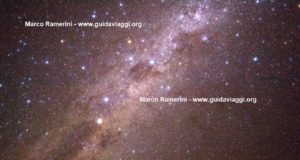 La Vía Láctea con la Cruz del Sur y Eta Carinae. Desierto de Atacama, Chile. Autor y Copyright Marco Ramerini